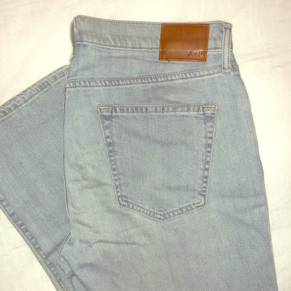 NWOT Men’s Abercrombie & Fitch Light Wash Jeans